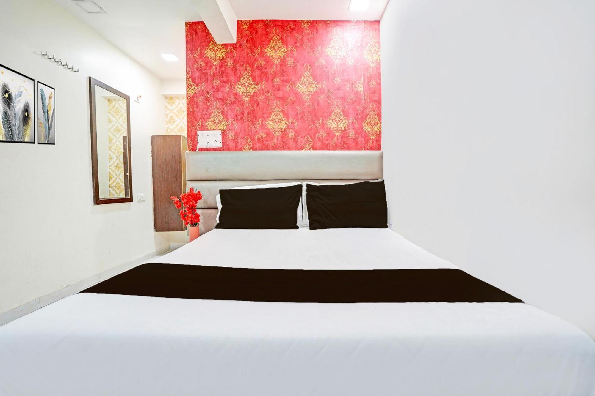 Hotel O S. G. Highway Formerly I Land Park Ahmedabad Bagian luar foto